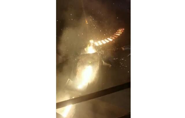 電弧爐冶煉現(xiàn)場視頻